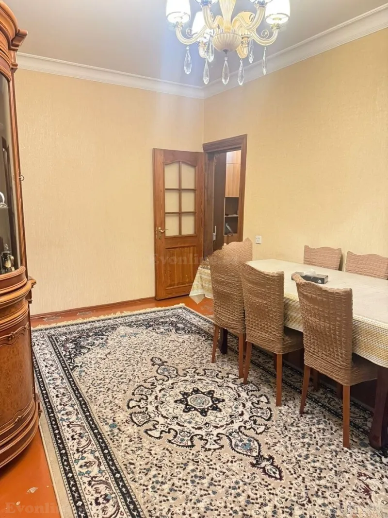 Satılır 4 otaqlı Mənzil Köhnə tikili 110 m² Azadlıq prospekti m. - şəkil 3