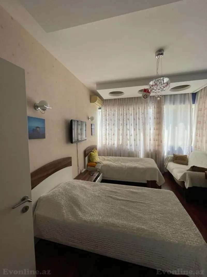 Kirayə verilir 3 otaqlı Mənzil Yeni tikili 150 m² Xətai m.