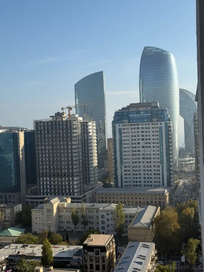 Satılır 3 otaqlı Mənzil Yeni tikili 200 m² 28 May m. - şəkil 3