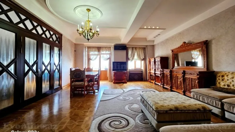 Satılır 4 otaqlı Mənzil Köhnə tikili 175 m² Sahil m. - şəkil 2