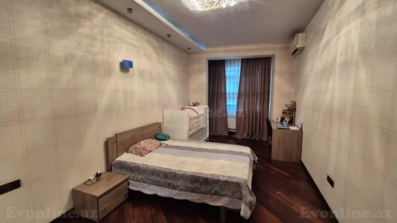 Satılır 4 otaqlı Mənzil Yeni tikili 190 m² Nəsimi r. - şəkil 8