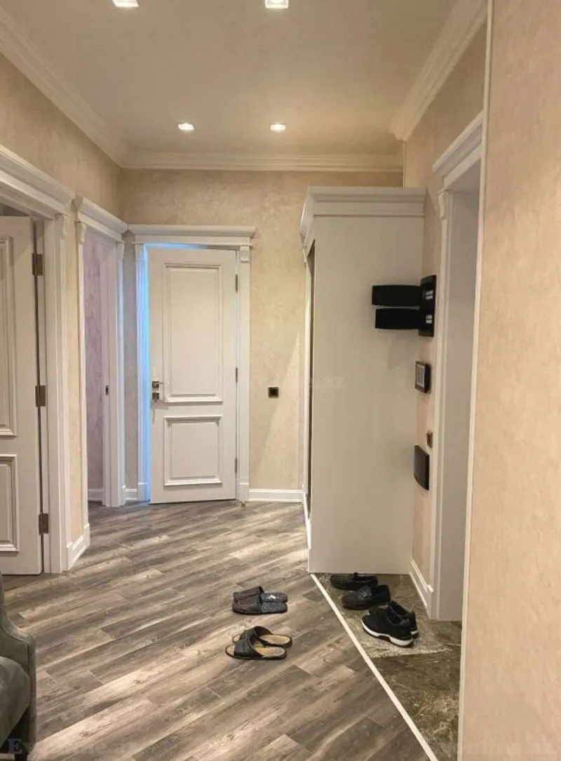 Satılır 2 otaqlı Mənzil Yeni tikili 100 m² 8 Noyabr m. - şəkil 18