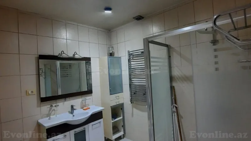 Kirayə verilir 3 otaqlı Mənzil Yeni tikili 160 m² Nərimanov r. - şəkil 17