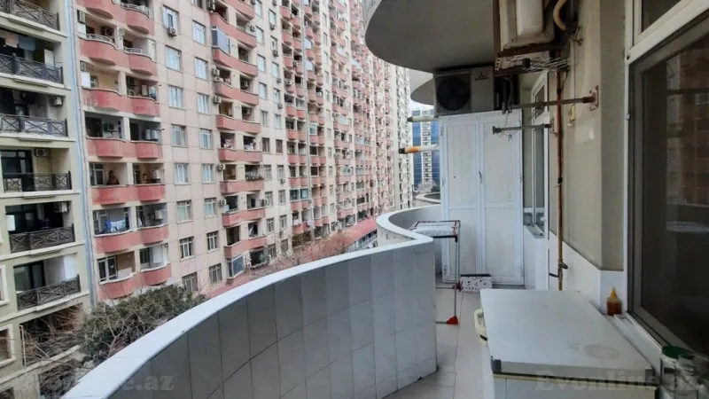 Kirayə verilir 3 otaqlı Mənzil Yeni tikili 160 m² Nərimanov r. - şəkil 20