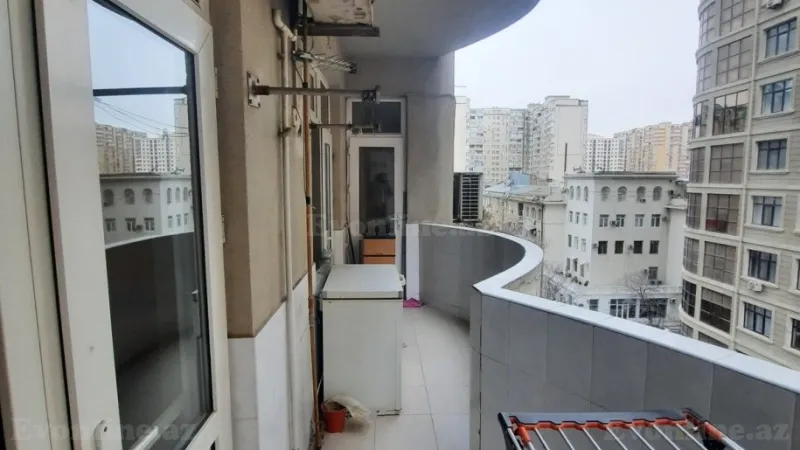 Kirayə verilir 3 otaqlı Mənzil Yeni tikili 160 m² Nərimanov r. - şəkil 21