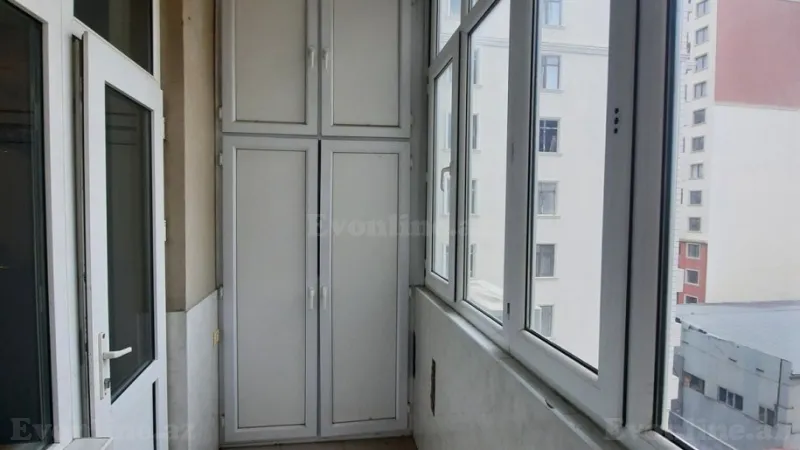 Kirayə verilir 3 otaqlı Mənzil Yeni tikili 160 m² Nərimanov r. - şəkil 23