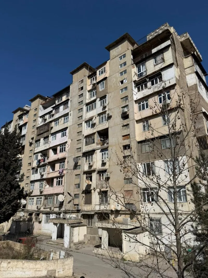 Satılır 4 otaqlı Mənzil Köhnə tikili 100 m² Yeni Yasamal