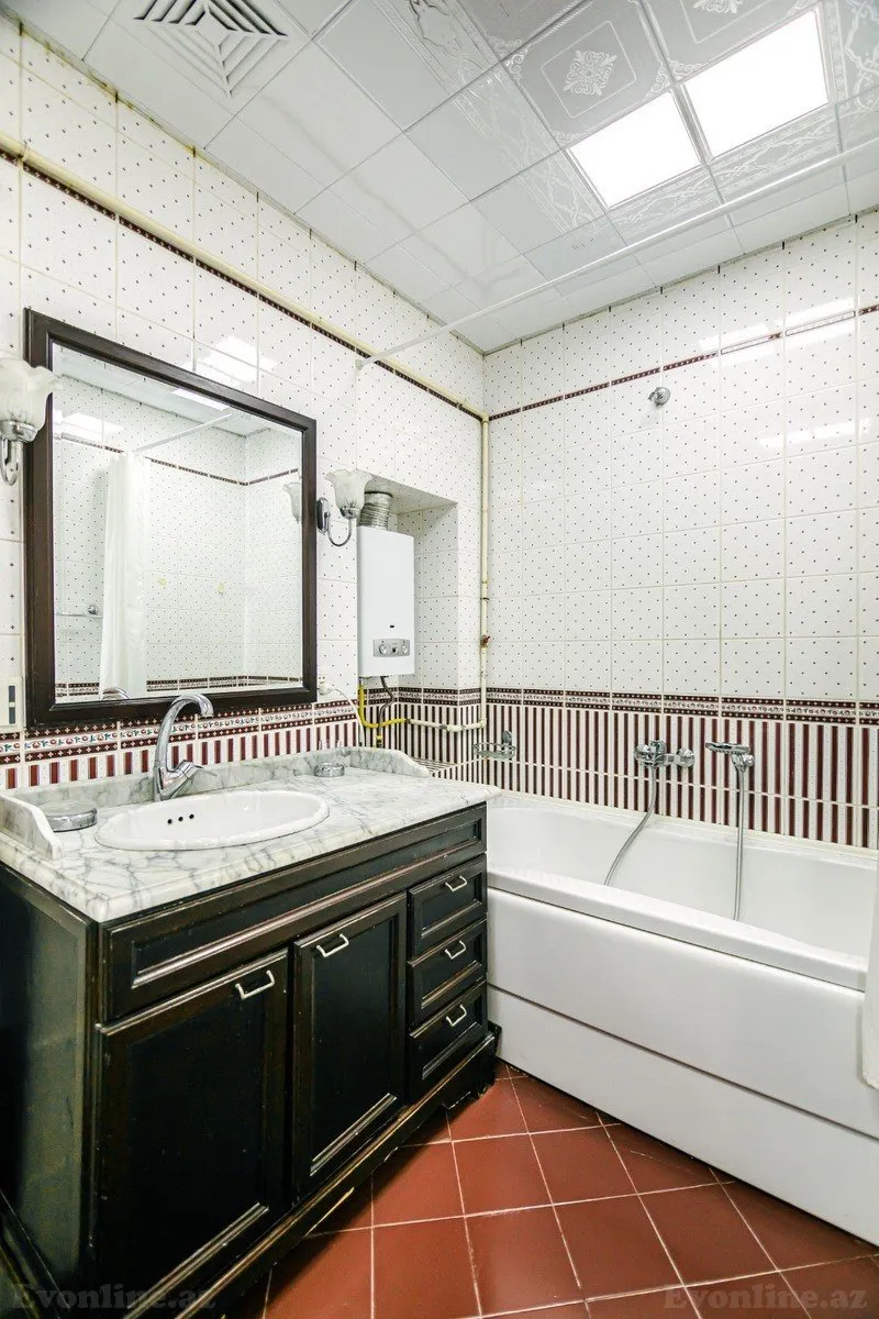 Satılır 3 otaqlı Mənzil Köhnə tikili 95 m² Sahil m. - şəkil 6