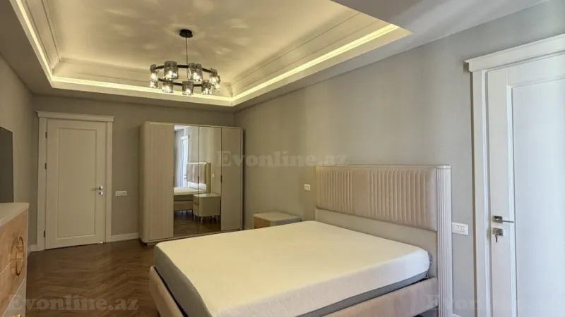 Satılır 4 otaqlı Mənzil Yeni tikili 215 m² Elmlər Akademiyası m. - şəkil 12