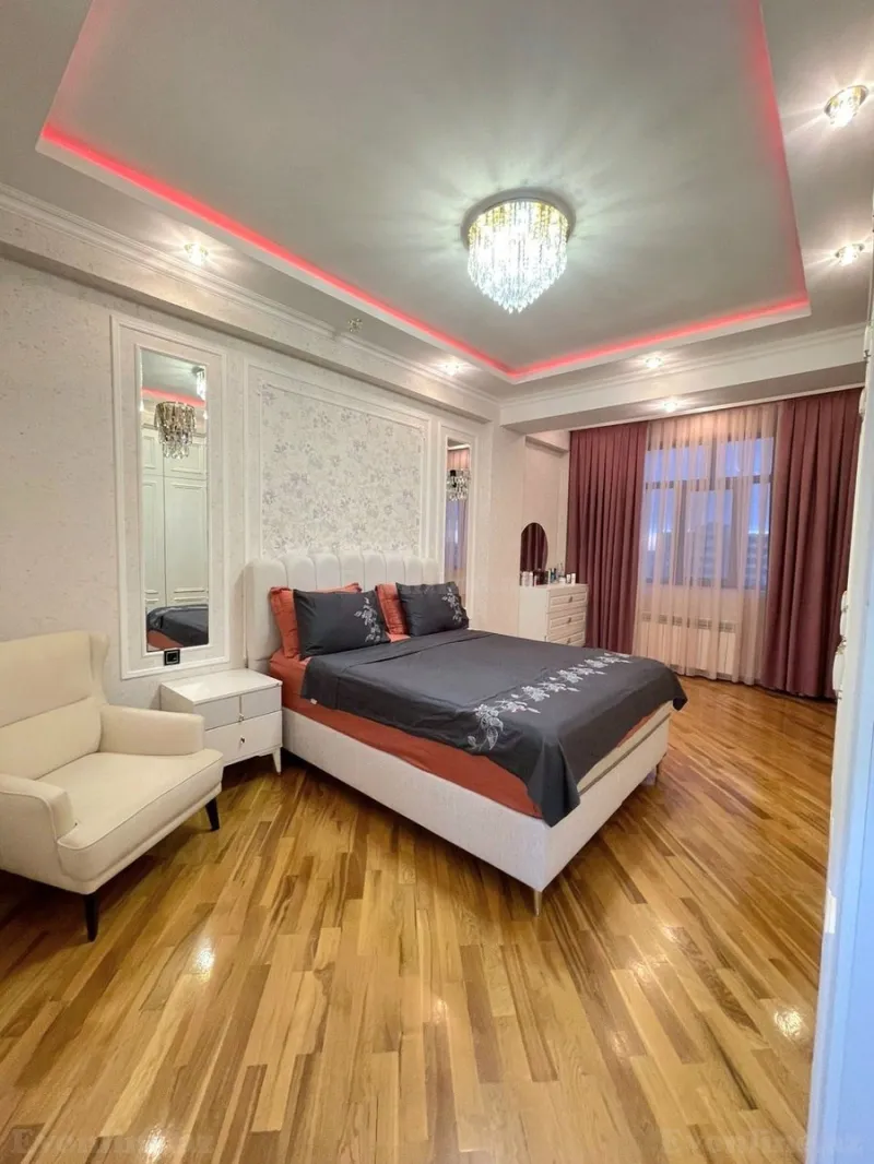 Satılır 2 otaqlı Mənzil Yeni tikili 101 m² Elmlər Akademiyası m. - şəkil 10