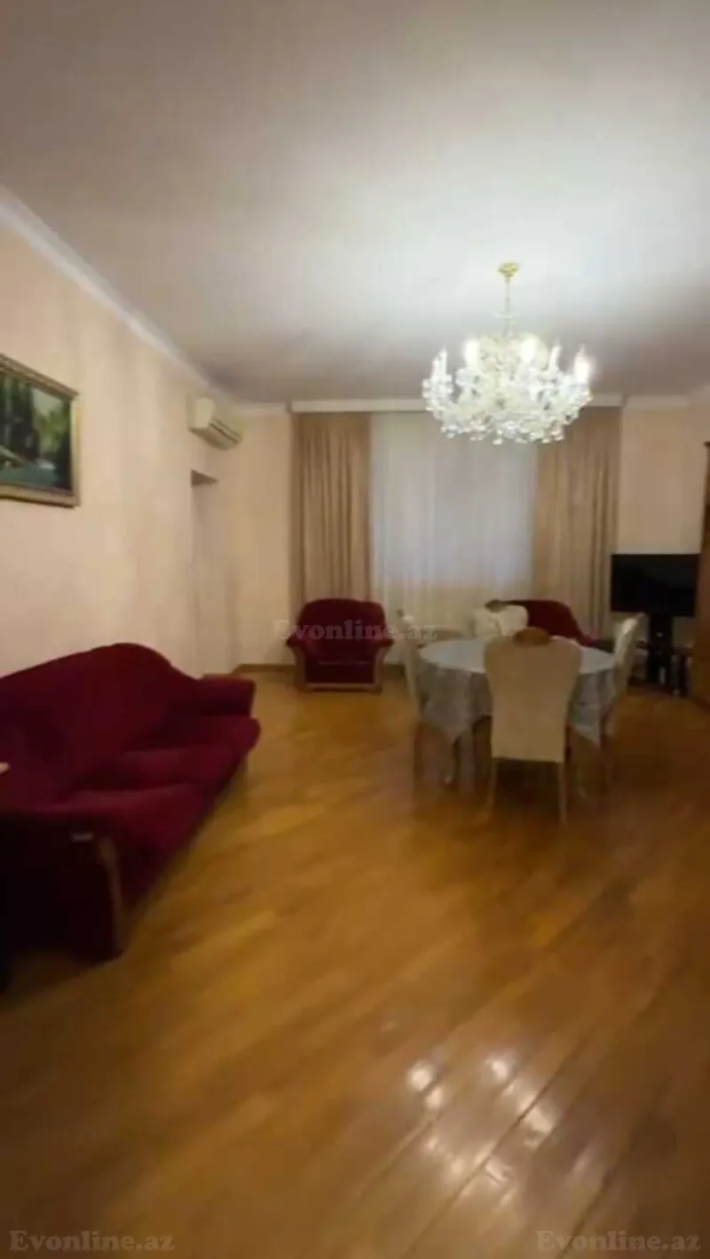 Kirayə verilir 3 otaqlı Mənzil Yeni tikili 130 m² 8-ci mikrorayon