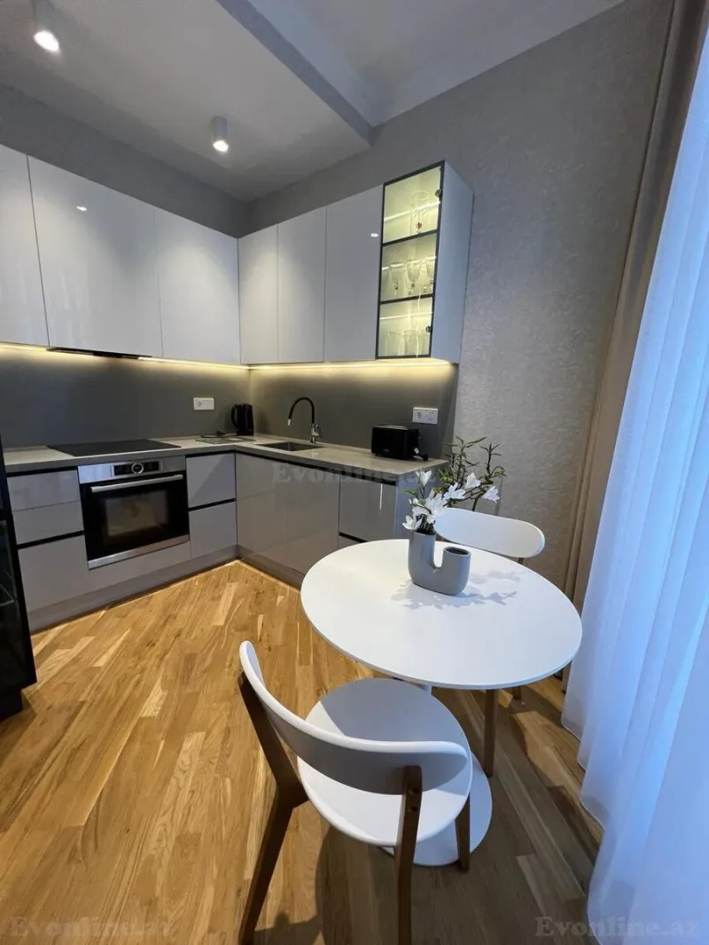 Kirayə verilir 2 otaqlı Mənzil Yeni tikili 80 m² 28 May m. - şəkil 13