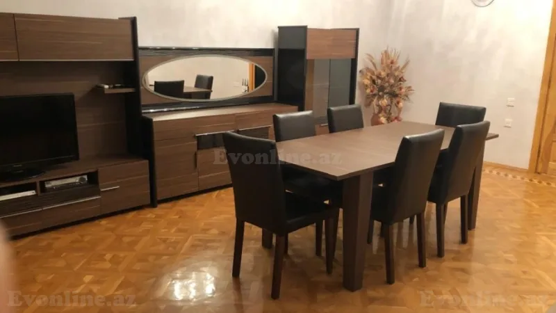 Kirayə verilir 3 otaqlı Mənzil Köhnə tikili 120 m² Elmlər Akademiyası m.