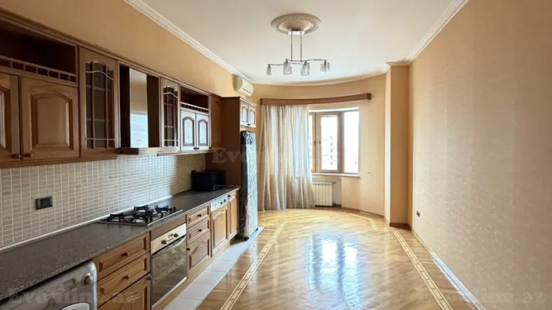 Satılır 3 otaqlı Mənzil Yeni tikili 136 m² 28 May m. - şəkil 3