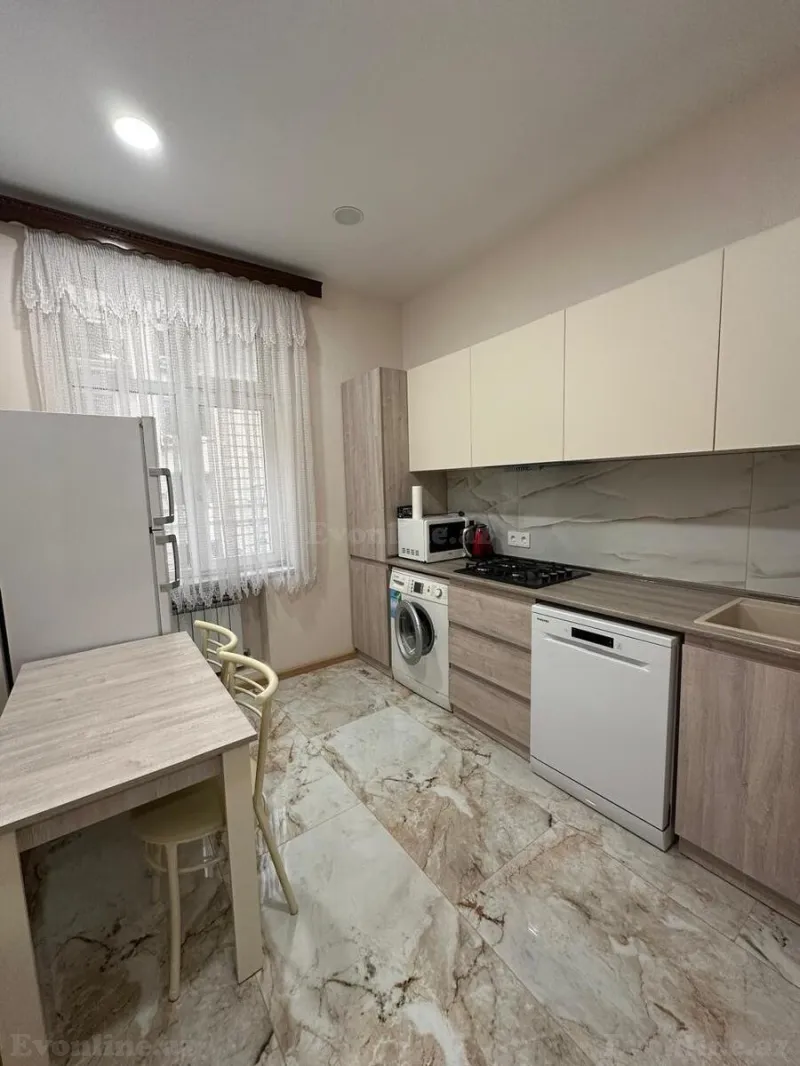 Kirayə verilir 3 otaqlı Mənzil Köhnə tikili 117 m² İçərişəhər m. - şəkil 10