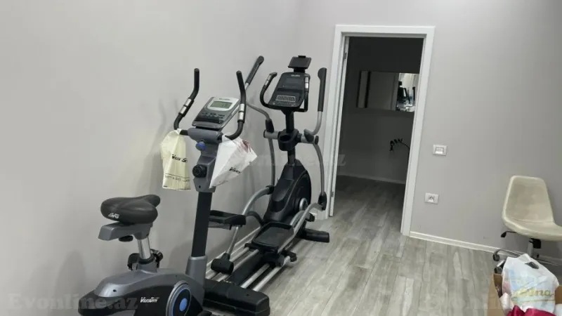 Kirayə verilir 4 otaqlı Mənzil Yeni tikili 180 m² Xətai r. - şəkil 17