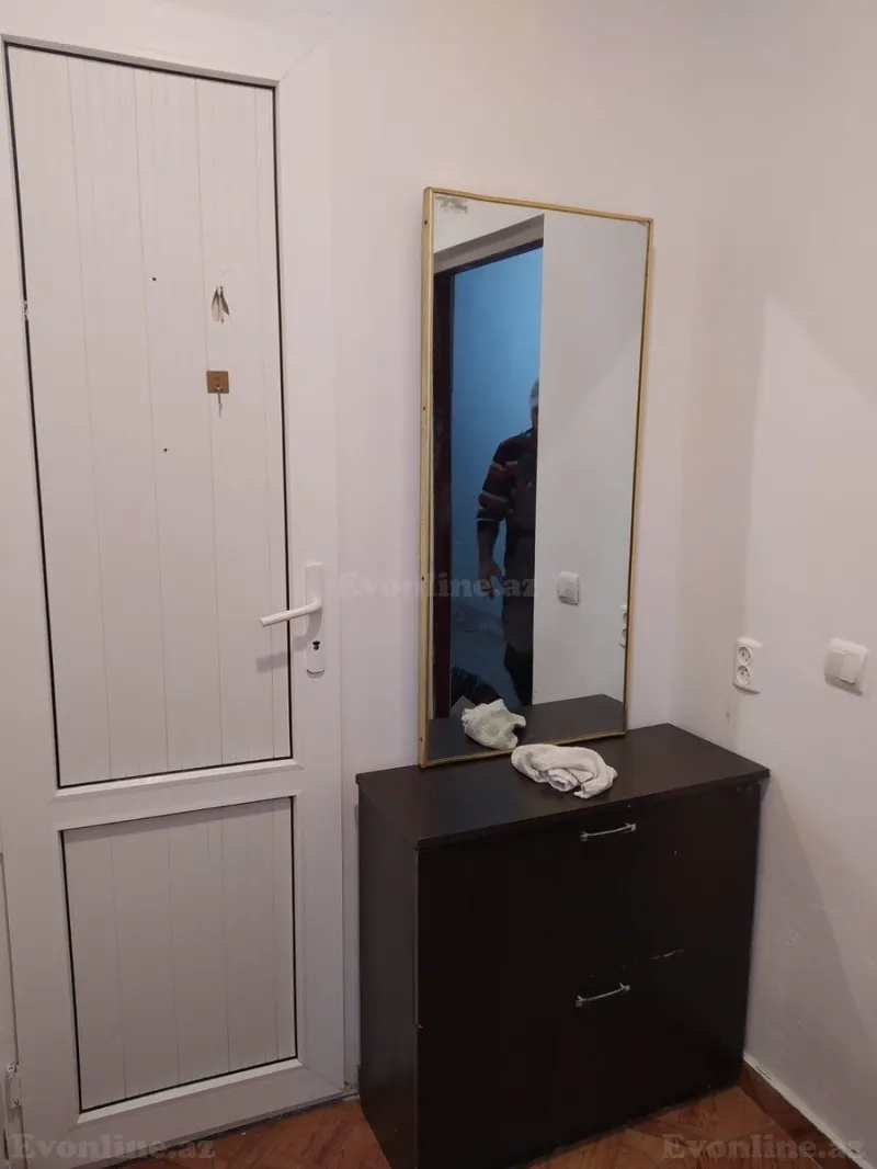 Satılır 2 otaqlı Mənzil Köhnə tikili 45 m² Xalqlar Dostluğu m. - şəkil 3