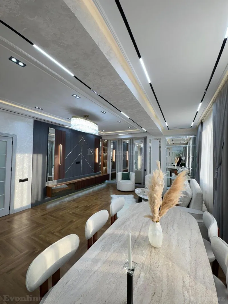 Satılır 4 otaqlı Mənzil Yeni tikili 186 m² Qara Qarayev m.