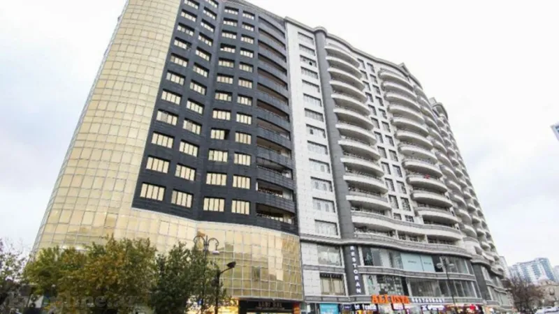 Kirayə verilir 3 otaqlı Mənzil Yeni tikili 130 m² Nizami m.