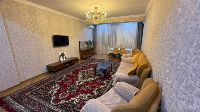 Kirayə verilir 3 otaqlı Mənzil Yeni tikili 125 m² Xətai m.