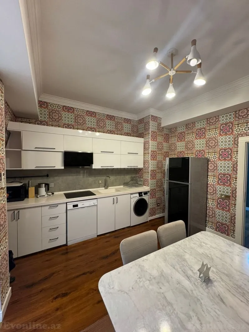 Kirayə verilir 4 otaqlı Mənzil Yeni tikili 150 m² Xətai r. - şəkil 4