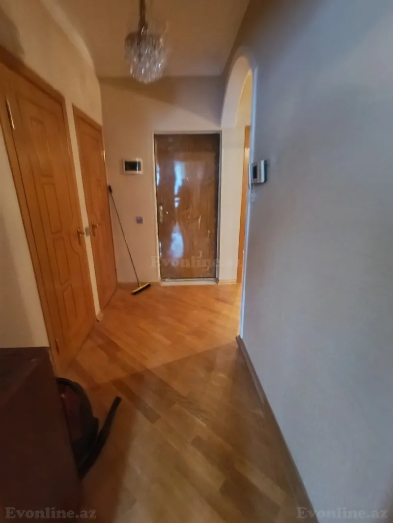 Satılır 2 otaqlı Mənzil Köhnə tikili 65 m² 8-ci mikrorayon - şəkil 6