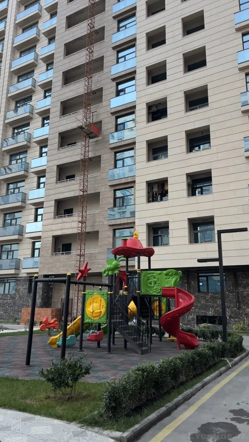 Satılır 4 otaqlı Mənzil Yeni tikili 148.3 m² 28 May m. - şəkil 2