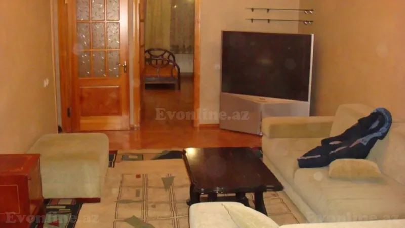 Satılır 3 otaqlı Mənzil Köhnə tikili 75 m² Yasamal r.