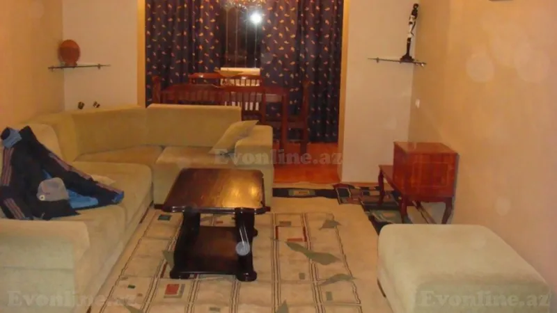 Satılır 3 otaqlı Mənzil Köhnə tikili 75 m² Yasamal r. - şəkil 2