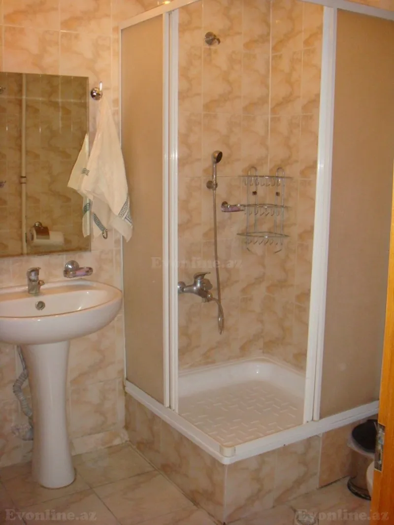 Satılır 3 otaqlı Mənzil Köhnə tikili 75 m² Yasamal r. - şəkil 5