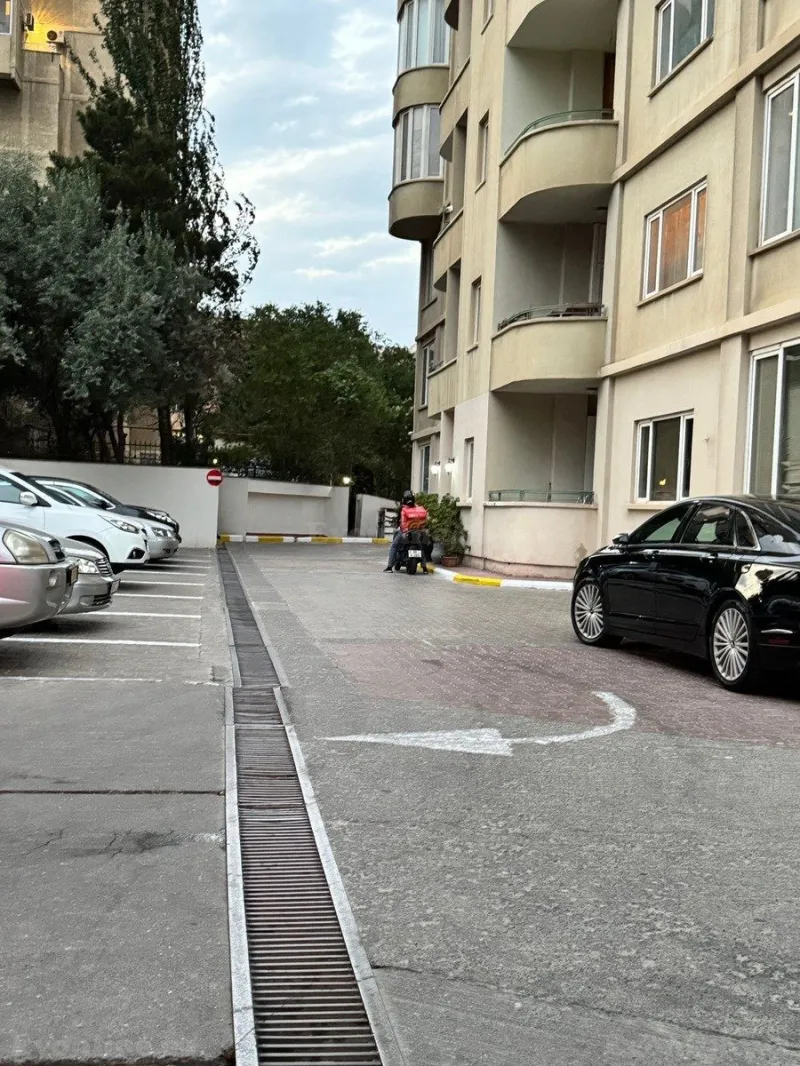 Satılır 2 otaqlı Mənzil Yeni tikili 108 m² Nizami m. - şəkil 3