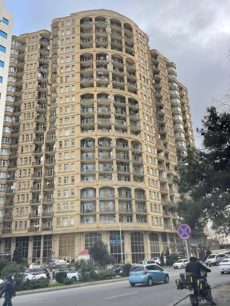 Satılır 3 otaqlı Mənzil Yeni tikili 158 m² 8 Noyabr m.