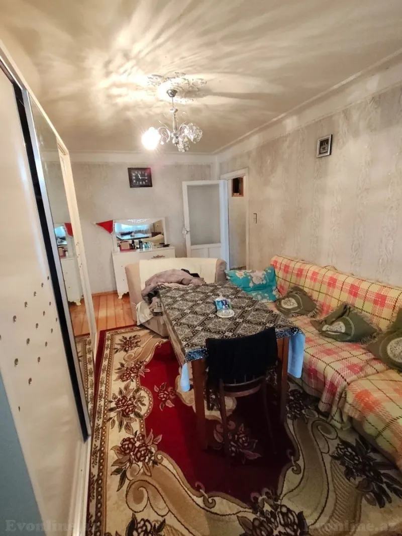 Satılır 2 otaqlı Mənzil Köhnə tikili 50 m² Nizami r.