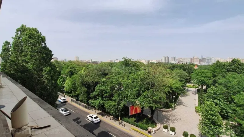 Kirayə verilir 3 otaqlı Mənzil Köhnə tikili 82 m² Nəsimi r. - şəkil 10