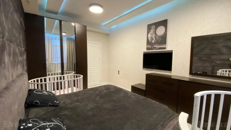 Satılır 2 otaqlı Mənzil Yeni tikili 90 m² 20 Yanvar m. - şəkil 6