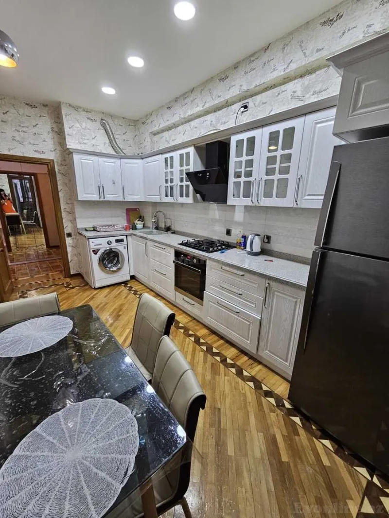 Kirayə verilir 2 otaqlı Mənzil Yeni tikili 75 m² Neftçilər m. - şəkil 19