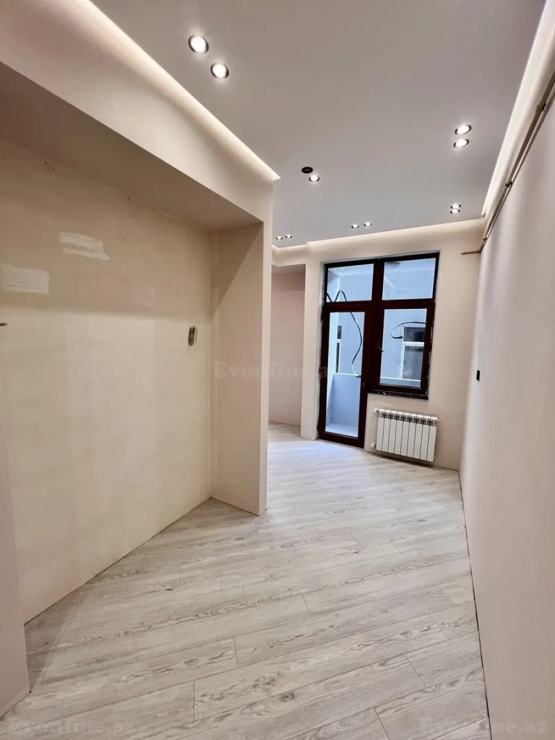 Satılır 2 otaqlı Mənzil Yeni tikili 70 m² İnşaatçılar m. - şəkil 6