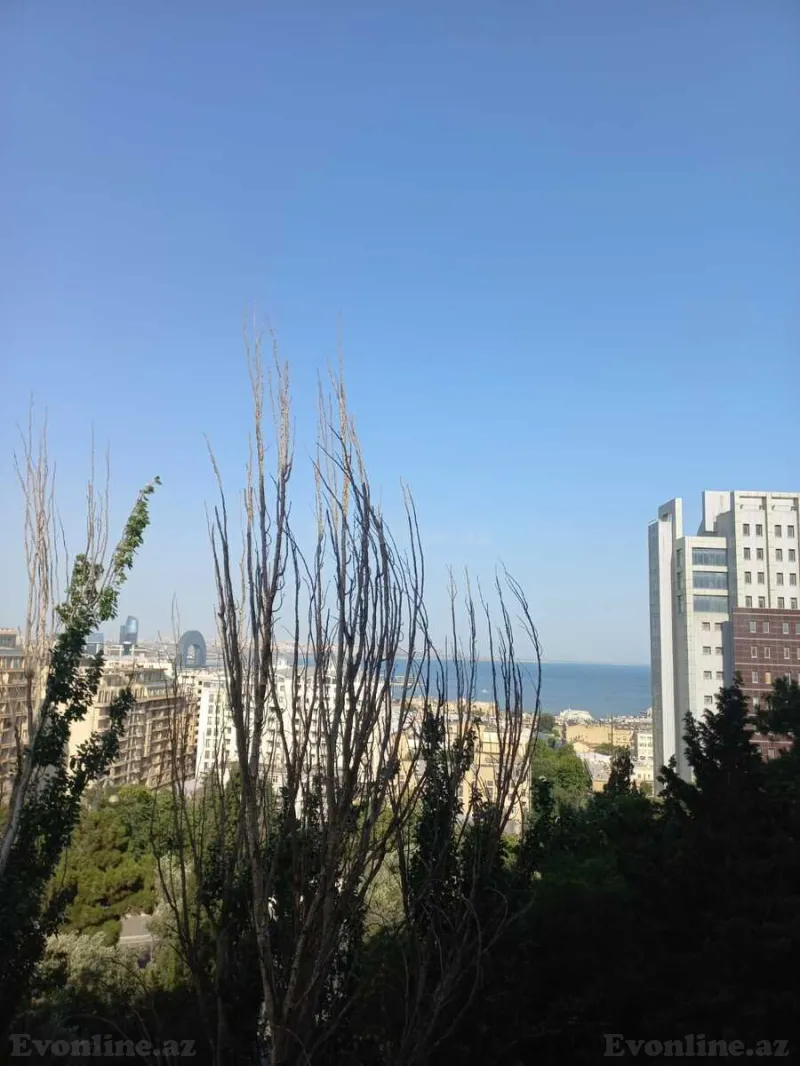 Satılır 3 otaqlı Mənzil Köhnə tikili 105 m² İçərişəhər m. - şəkil 2