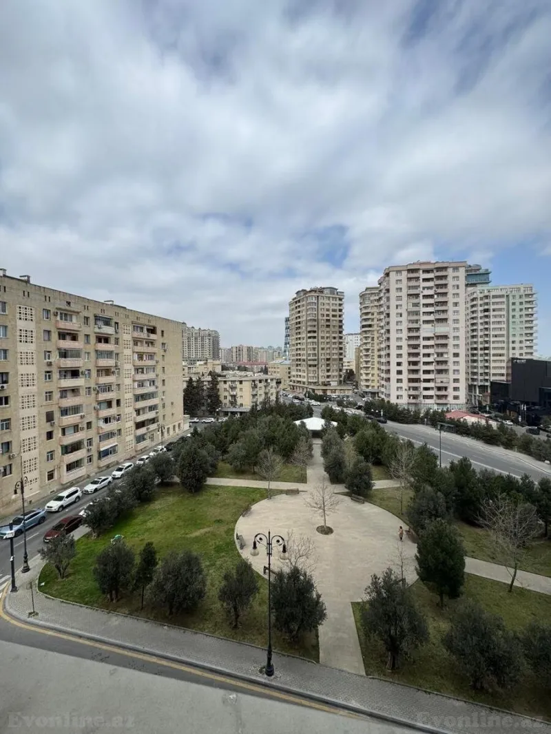 Satılır 4 otaqlı Mənzil Yeni tikili 160 m² Elmlər Akademiyası m. - şəkil 16