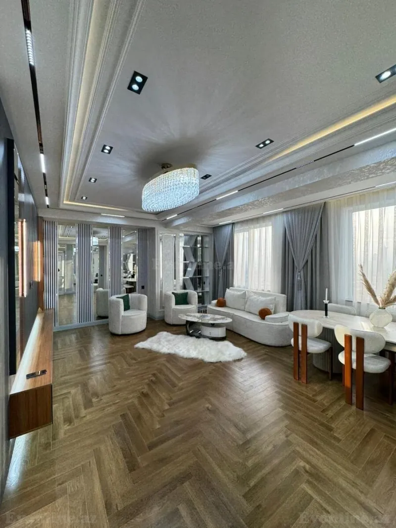 Satılır 4 otaqlı Mənzil Yeni tikili 186 m² Qara Qarayev m.