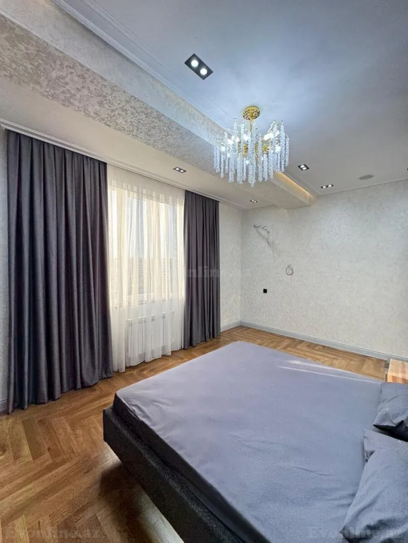 Satılır 4 otaqlı Mənzil Yeni tikili 186 m² Qara Qarayev m. - şəkil 12