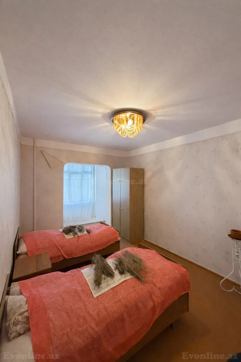 Satılır 4 otaqlı Mənzil Köhnə tikili 110 m² Yeni Yasamal - şəkil 4