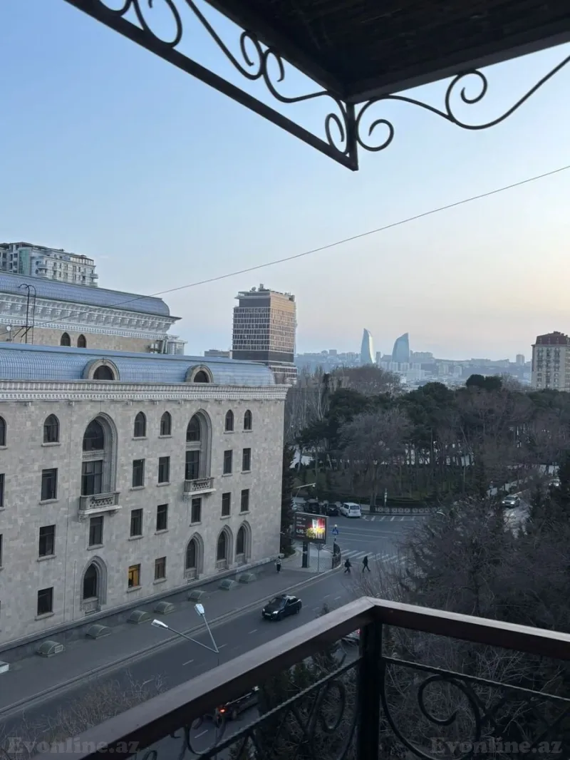 Satılır 3 otaqlı Mənzil Köhnə tikili 75 m² 28 May m. - şəkil 3