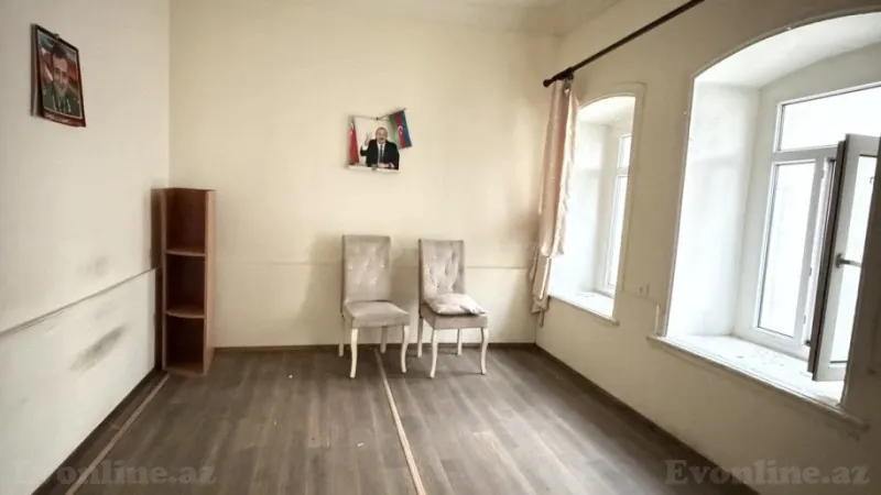 Satılır 2 otaqlı Mənzil Köhnə tikili 50 m² Sahil m. - şəkil 4