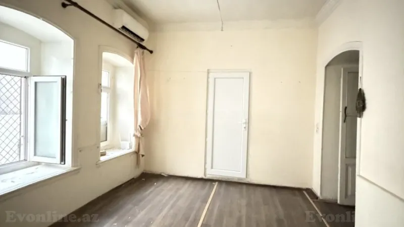 Satılır 2 otaqlı Mənzil Köhnə tikili 50 m² Sahil m. - şəkil 5