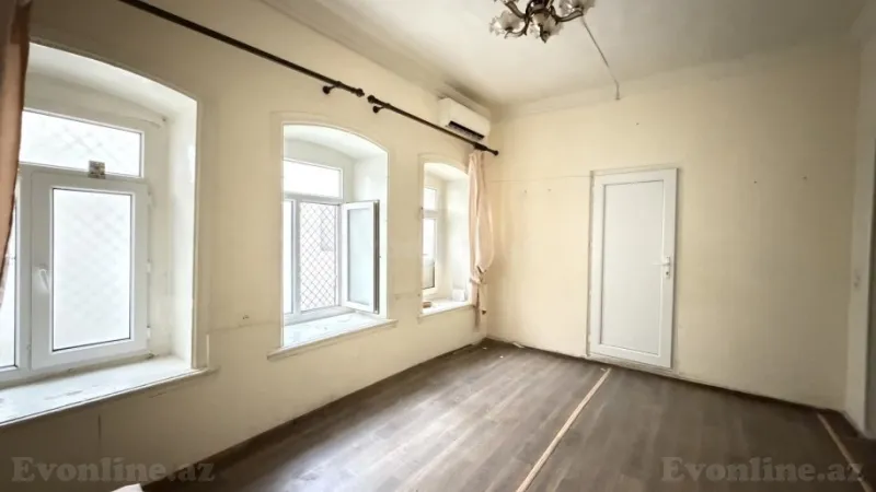 Satılır 2 otaqlı Mənzil Köhnə tikili 50 m² Sahil m. - şəkil 6