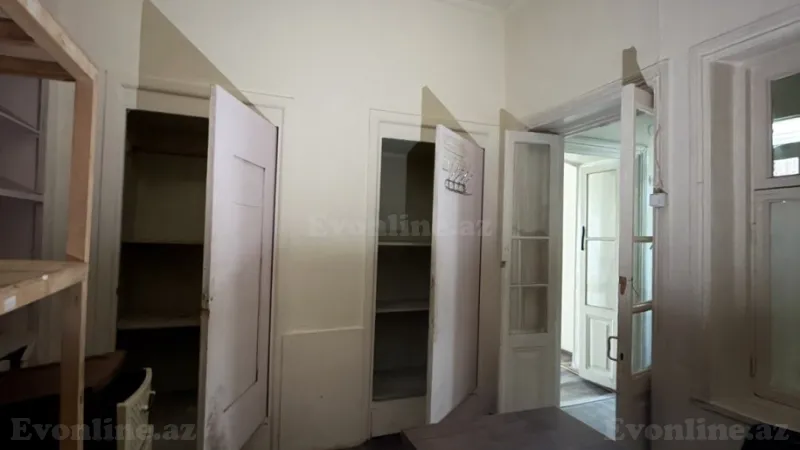 Satılır 2 otaqlı Mənzil Köhnə tikili 50 m² Sahil m. - şəkil 8