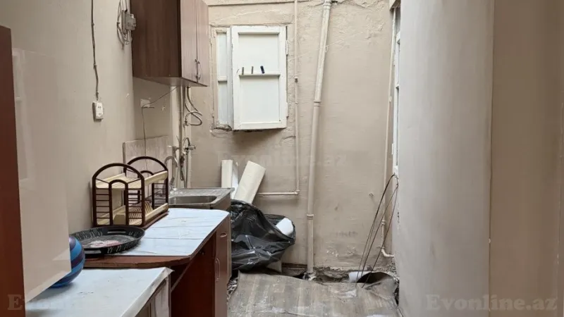 Satılır 2 otaqlı Mənzil Köhnə tikili 50 m² Sahil m. - şəkil 15