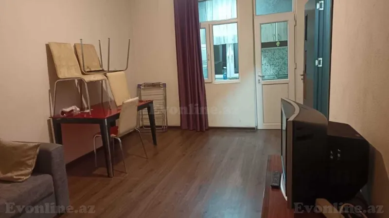 Kirayə verilir 2 otaqlı Mənzil Köhnə tikili 30 m² 4-cü mikrorayon