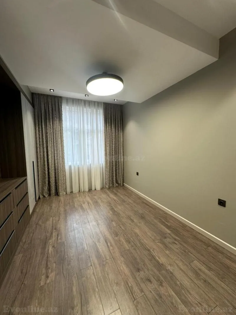 Satılır 3 otaqlı Mənzil Yeni tikili 74 m² Qara Qarayev m. - şəkil 2
